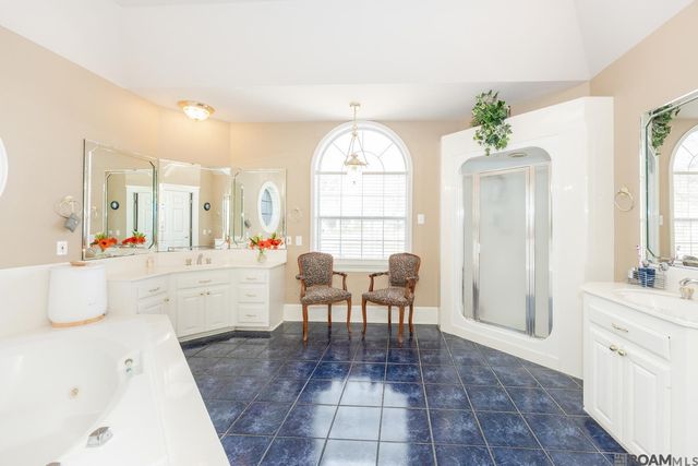 2145 Brittany Dr, Port Allen, LA 70767