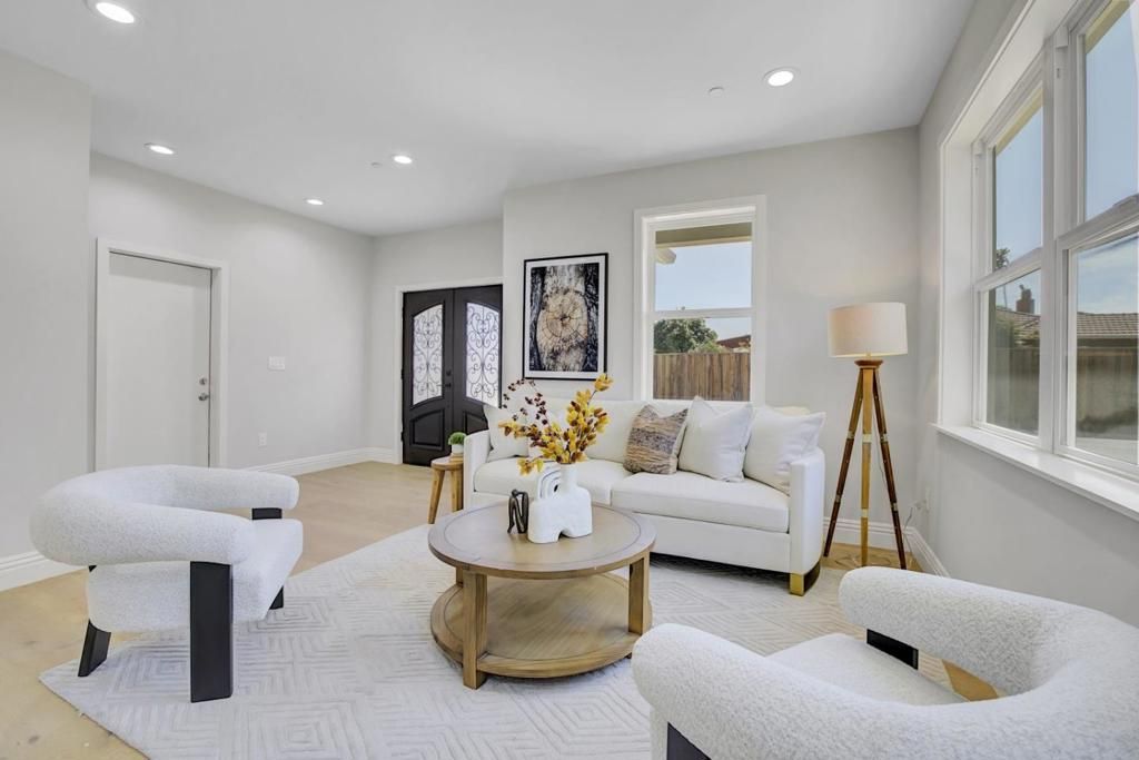 34926 Moina Shaiq, Fremont, CA 94555