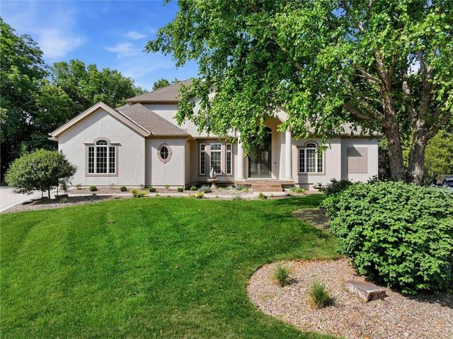469 NW Riven Rock Place, Lee's Summit, MO 64081