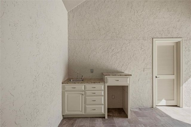 469 NW Riven Rock Place, Lee's Summit, MO 64081