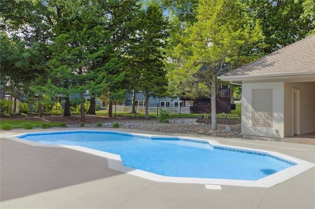 469 NW Riven Rock Place, Lee's Summit, MO 64081