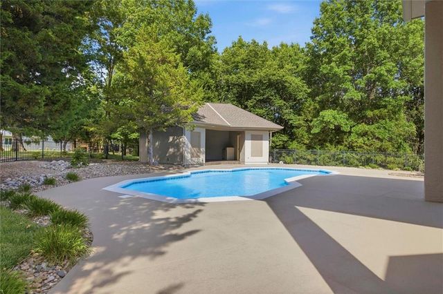 469 NW Riven Rock Place, Lee's Summit, MO 64081