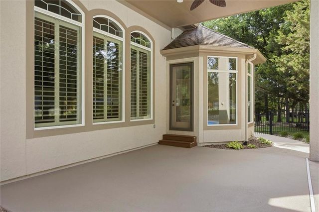 469 NW Riven Rock Place, Lee's Summit, MO 64081