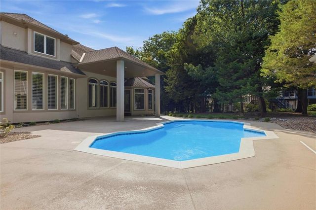 469 NW Riven Rock Place, Lee's Summit, MO 64081