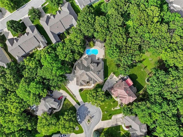 469 NW Riven Rock Place, Lee's Summit, MO 64081