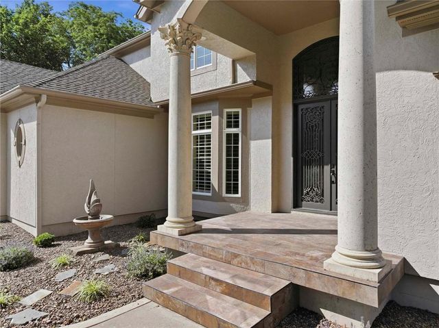 469 NW Riven Rock Place, Lee's Summit, MO 64081