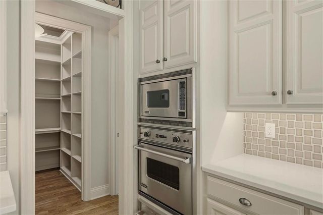 469 NW Riven Rock Place, Lee's Summit, MO 64081