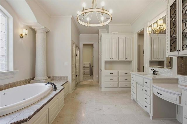 469 NW Riven Rock Place, Lee's Summit, MO 64081