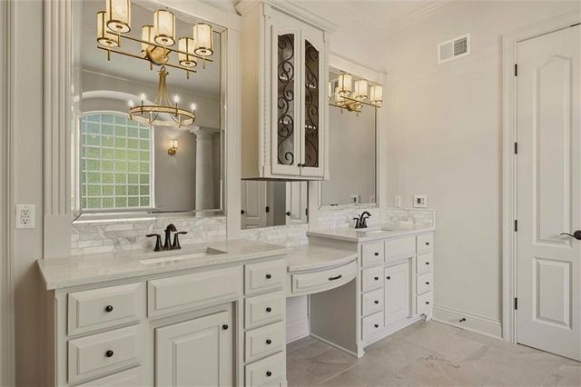 469 NW Riven Rock Place, Lee's Summit, MO 64081