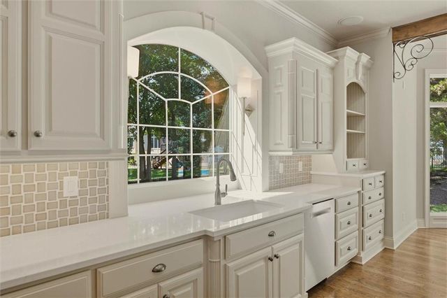 469 NW Riven Rock Place, Lee's Summit, MO 64081