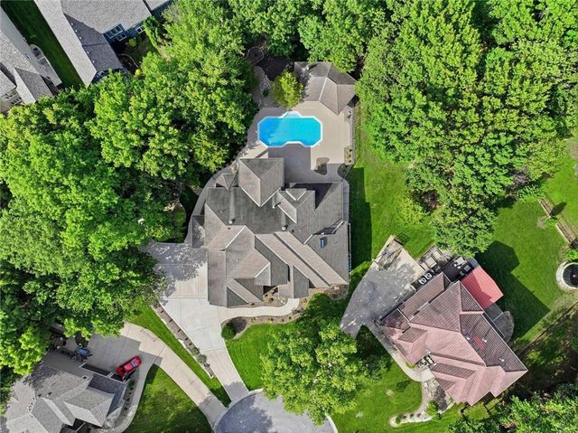 469 NW Riven Rock Place, Lee's Summit, MO 64081