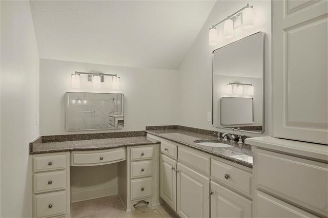 469 NW Riven Rock Place, Lee's Summit, MO 64081