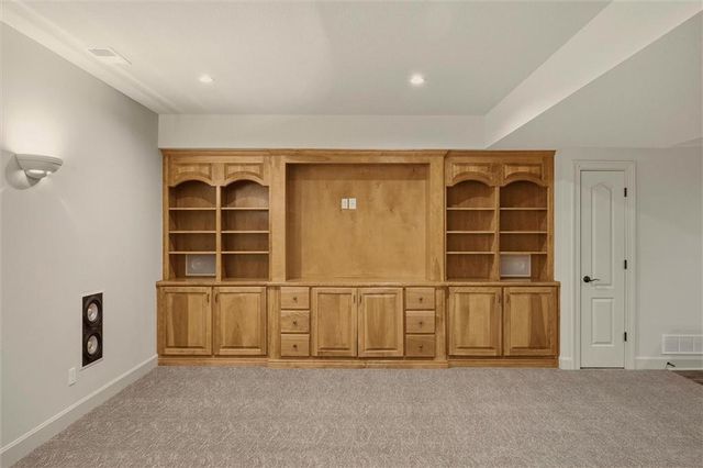 469 NW Riven Rock Place, Lee's Summit, MO 64081