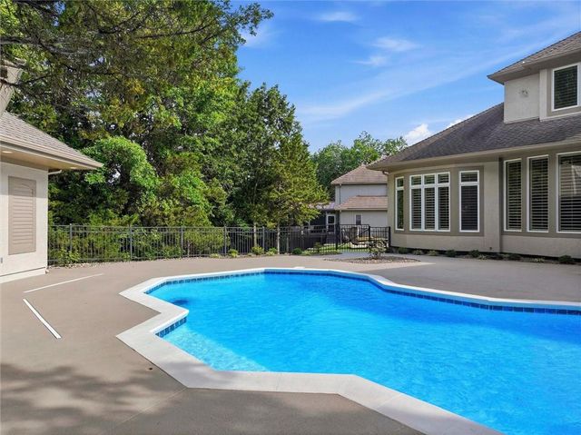 469 NW Riven Rock Place, Lee's Summit, MO 64081