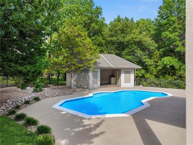 469 NW Riven Rock Place, Lee's Summit, MO 64081