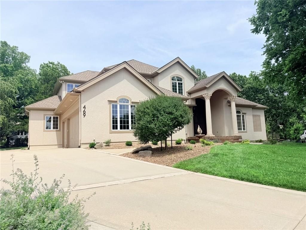 469 NW Riven Rock Place, Lee's Summit, MO 64081