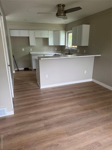 4227 Crooks Road, Royal Oak, MI 48073