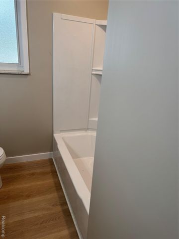 4227 Crooks Road, Royal Oak, MI 48073