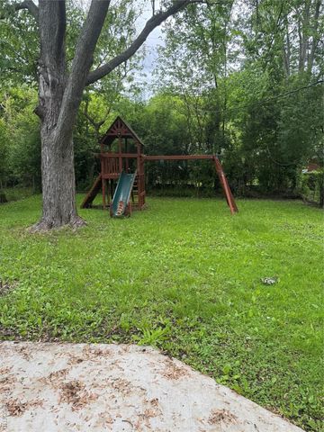 4227 Crooks Road, Royal Oak, MI 48073