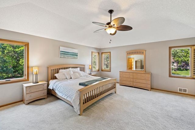 10954 Yukon Avenue S, Bloomington, MN 55438