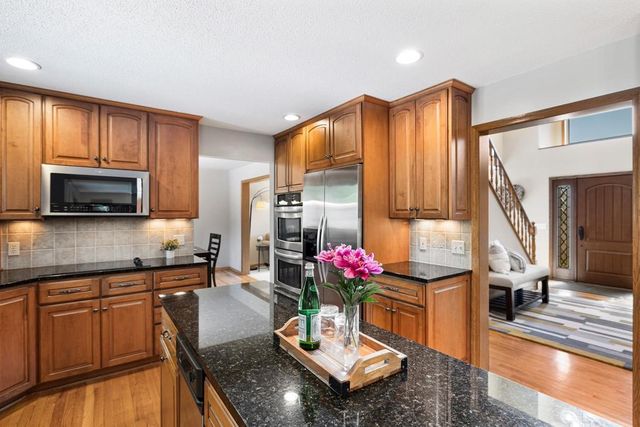 10954 Yukon Avenue S, Bloomington, MN 55438