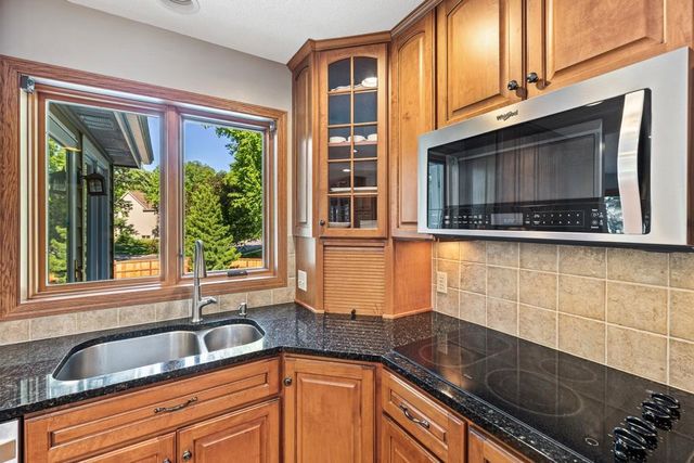 10954 Yukon Avenue S, Bloomington, MN 55438
