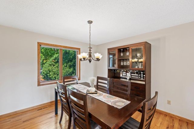 10954 Yukon Avenue S, Bloomington, MN 55438