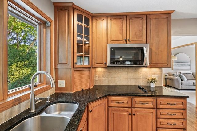 10954 Yukon Avenue S, Bloomington, MN 55438