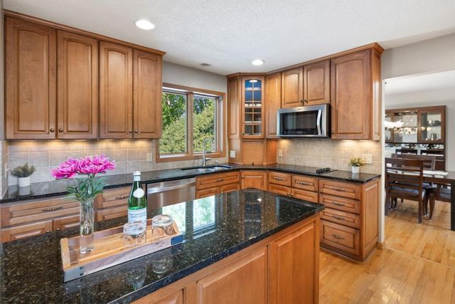 10954 Yukon Avenue S, Bloomington, MN 55438