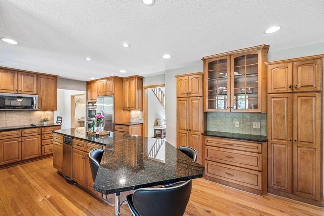 10954 Yukon Avenue S, Bloomington, MN 55438