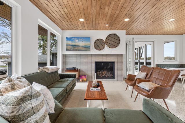 4919 Three Points Boulevard, Mound, MN 55364