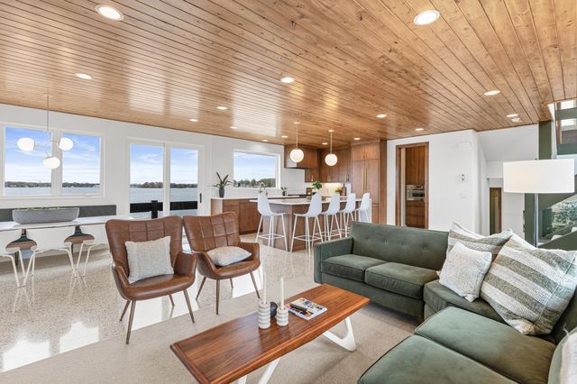 4919 Three Points Boulevard, Mound, MN 55364