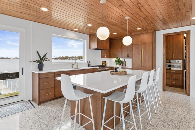 4919 Three Points Boulevard, Mound, MN 55364