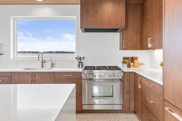 4919 Three Points Boulevard, Mound, MN 55364