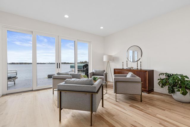 4919 Three Points Boulevard, Mound, MN 55364