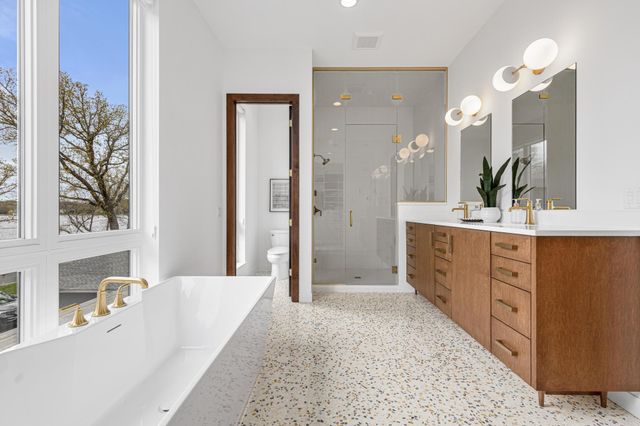 4919 Three Points Boulevard, Mound, MN 55364