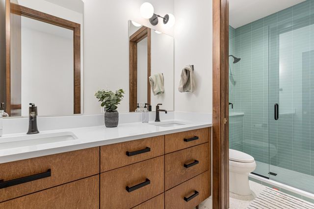 4919 Three Points Boulevard, Mound, MN 55364