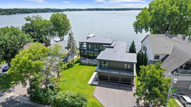 4919 Three Points Boulevard, Mound, MN 55364