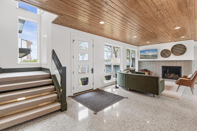 4919 Three Points Boulevard, Mound, MN 55364