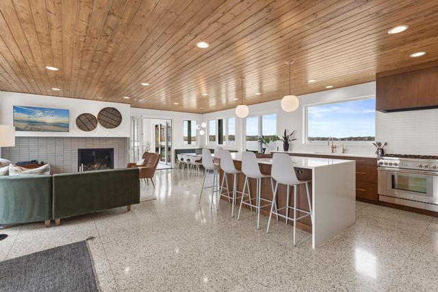 4919 Three Points Boulevard, Mound, MN 55364