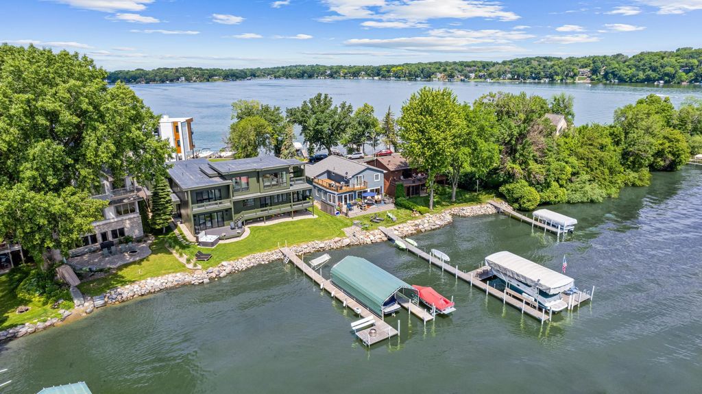 4919 Three Points Boulevard, Mound, MN 55364