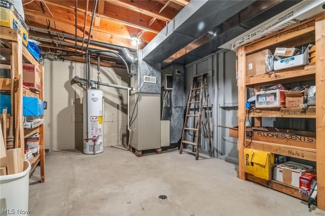 6385 Harbor Drive NW, Canton, OH 44718