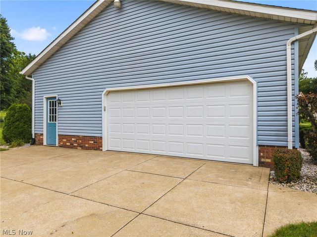 6385 Harbor Drive NW, Canton, OH 44718