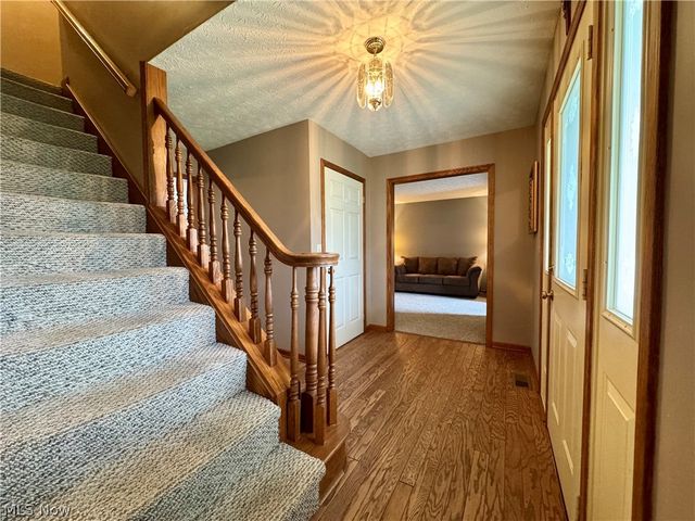 6385 Harbor Drive NW, Canton, OH 44718