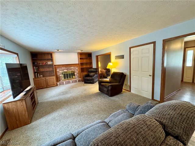6385 Harbor Drive NW, Canton, OH 44718