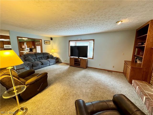 6385 Harbor Drive NW, Canton, OH 44718