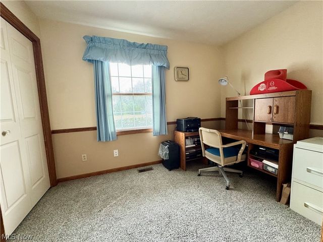 6385 Harbor Drive NW, Canton, OH 44718