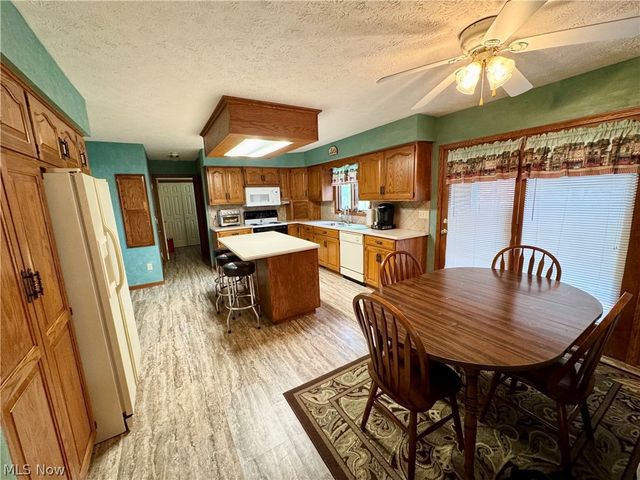 6385 Harbor Drive NW, Canton, OH 44718