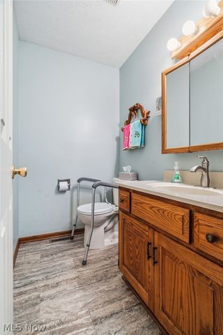 6385 Harbor Drive NW, Canton, OH 44718