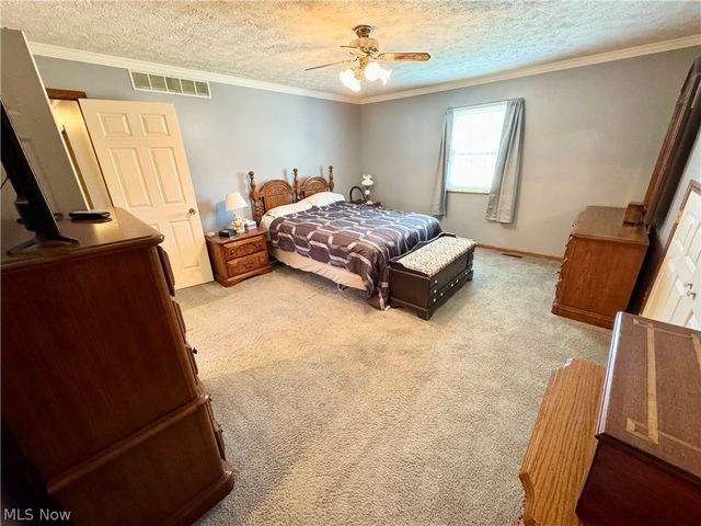 6385 Harbor Drive NW, Canton, OH 44718